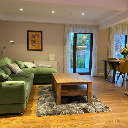 Apartaments Rîşnov Exteriör bild