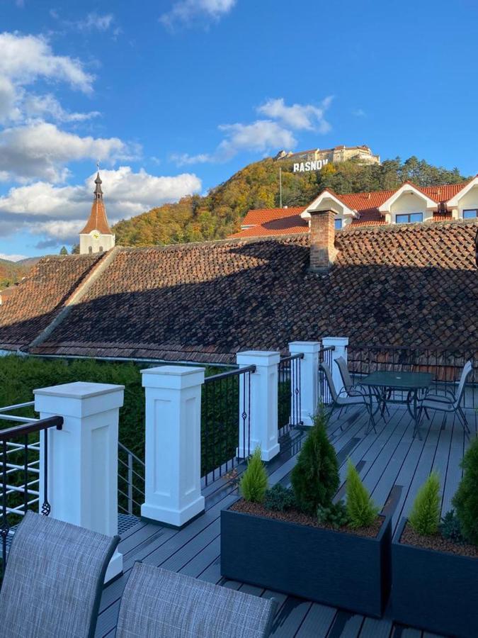 Apartaments Rîşnov Exteriör bild