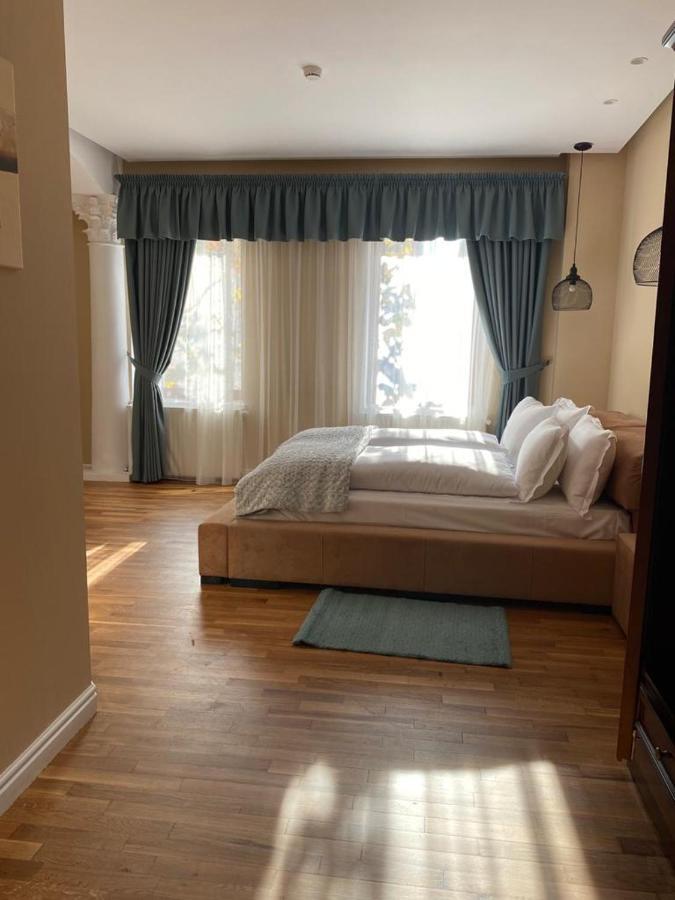 Apartaments Rîşnov Exteriör bild